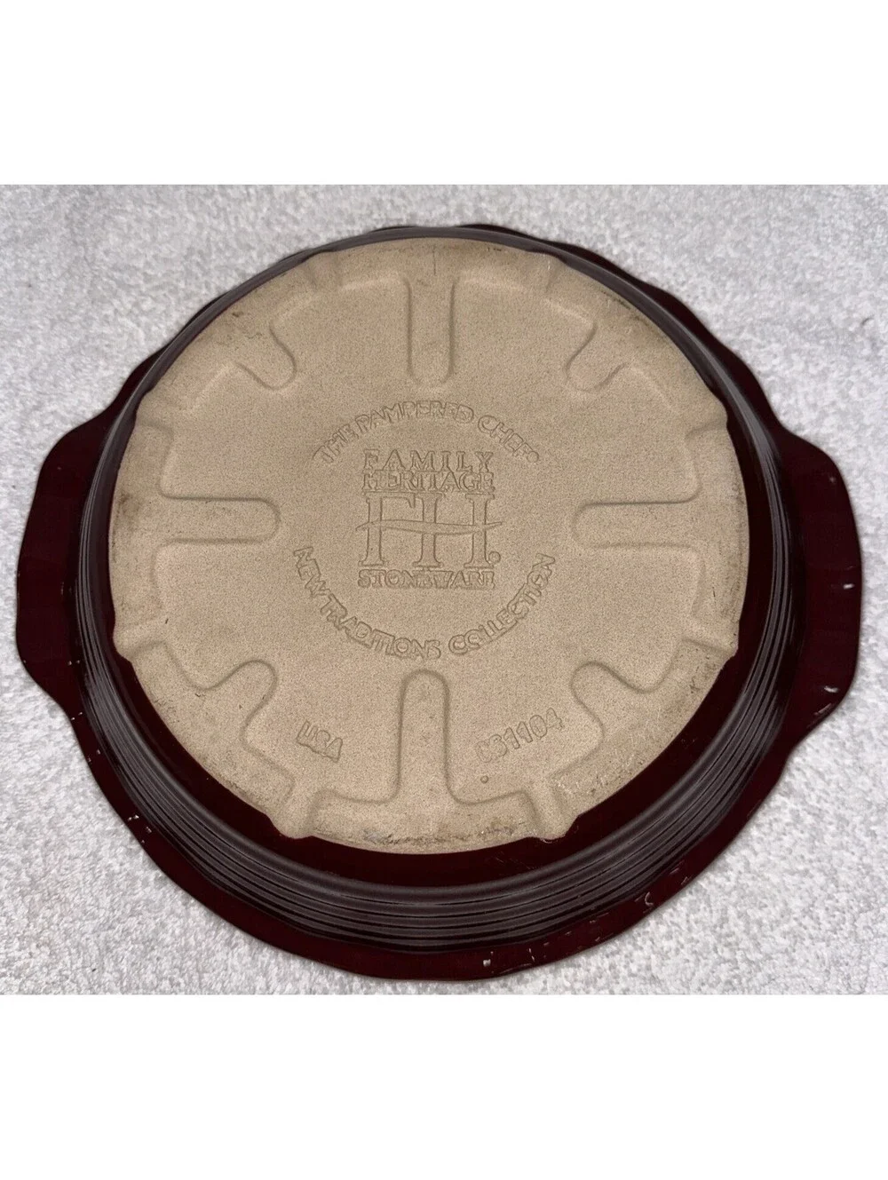 The Pampered Chef Family Heritage Deep Dish Pie Plate CRANBERRY Scalloped Edge